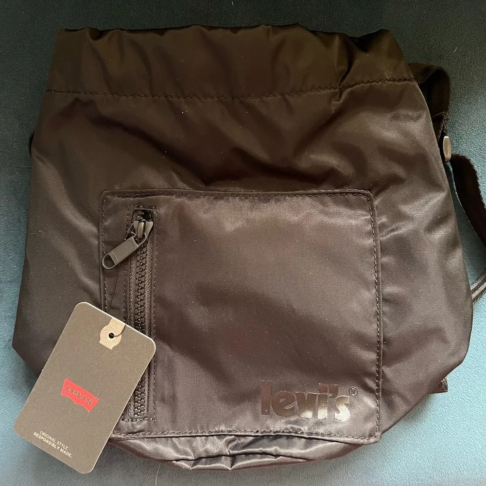 🖤 Levi’s® Mini Seasonal Backpack – Brand New